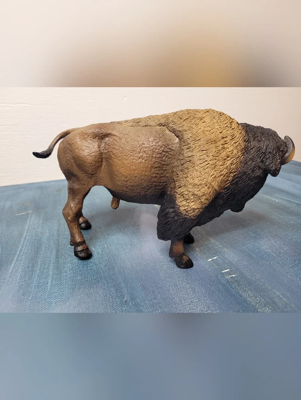 Safari Ltd. Bison Figurine - Detailed 8.25